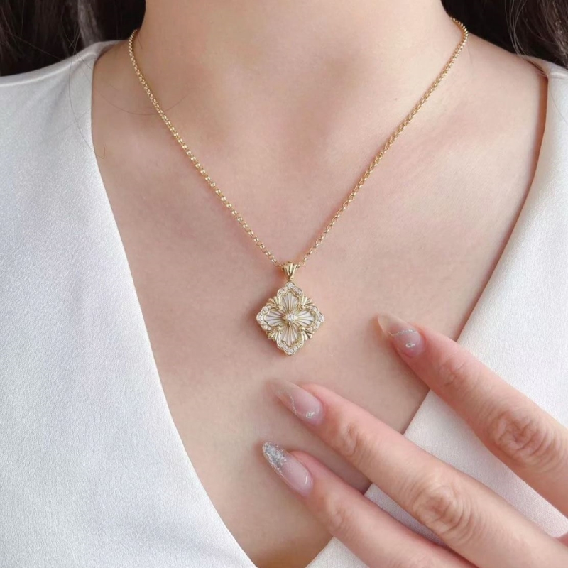 Vca Necklaces